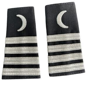 Yacht Captain Epaulets 4 Bars with Silver Crecent on Black